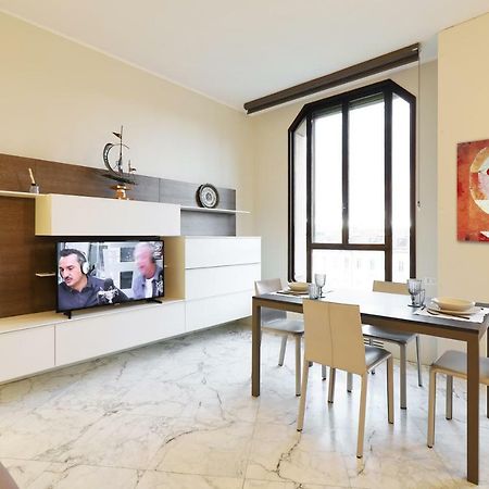 Duomo Luxury Apartment มิลาน ภายนอก รูปภาพ